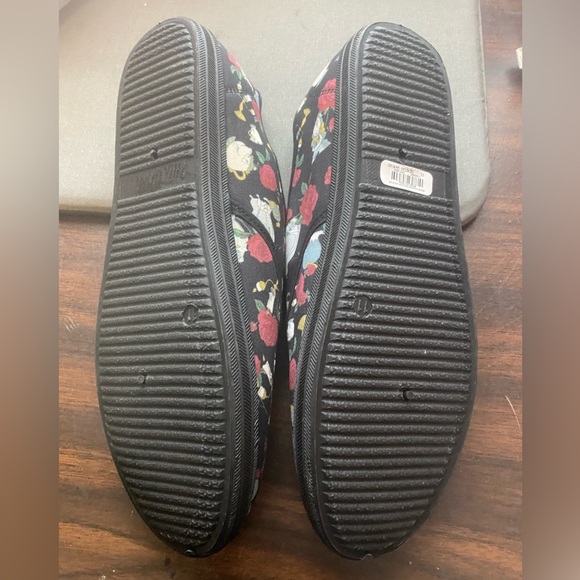 Hot Topic Women's Disney Belle Lace Up Sneakers Size 11 - Picture 4 of 4